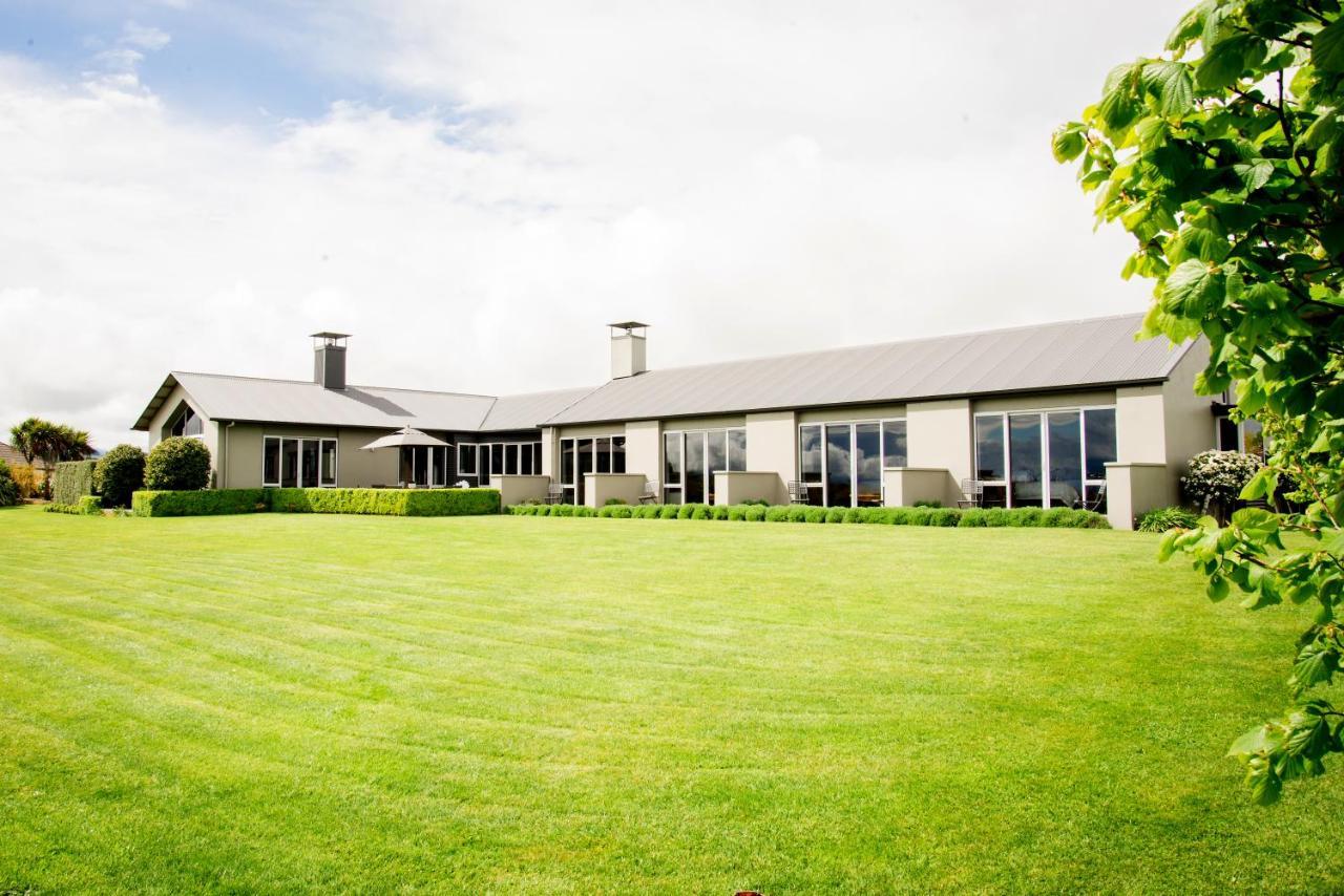 Dunluce Boutique B&B Те-Анау Экстерьер фото