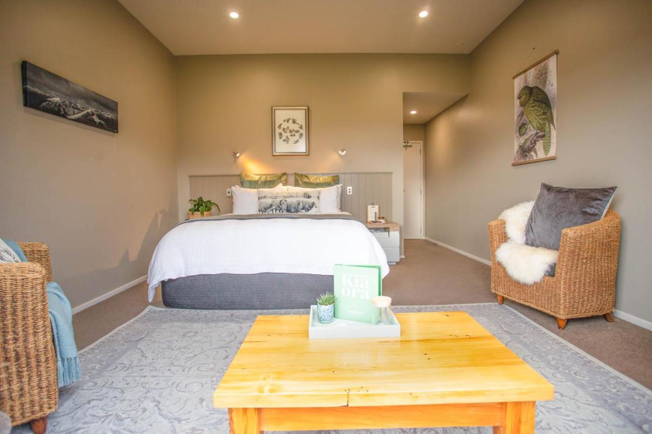 Dunluce Boutique B&B Те-Анау Экстерьер фото