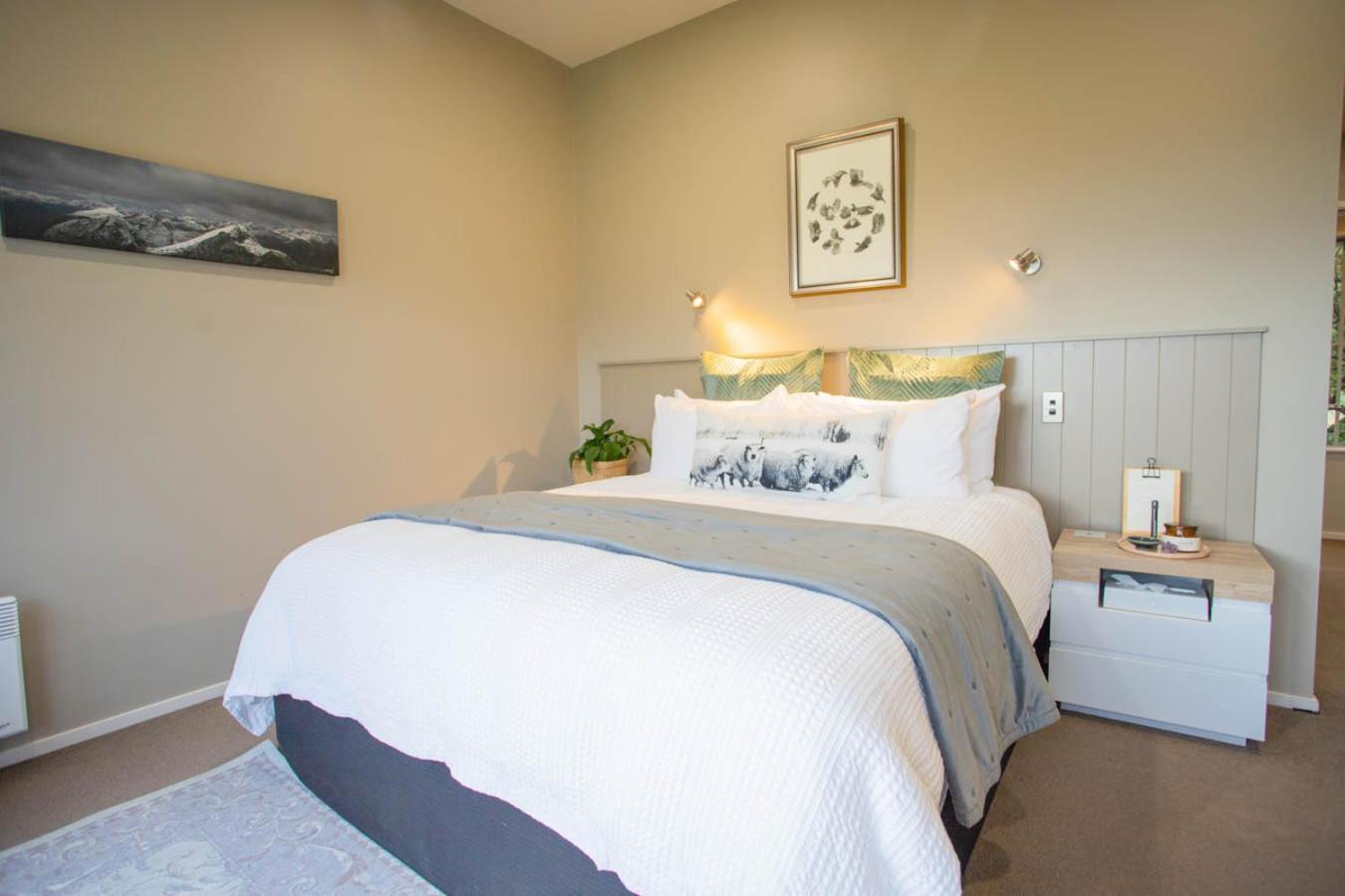 Dunluce Boutique B&B Те-Анау Экстерьер фото