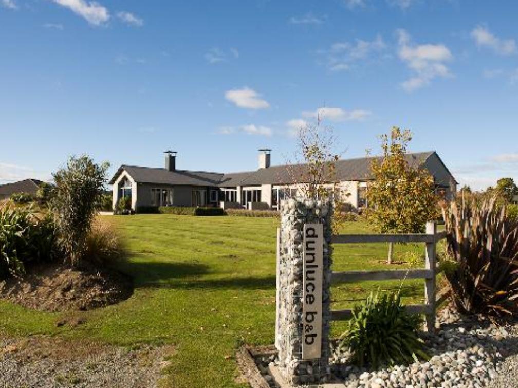 Dunluce Boutique B&B Те-Анау Экстерьер фото