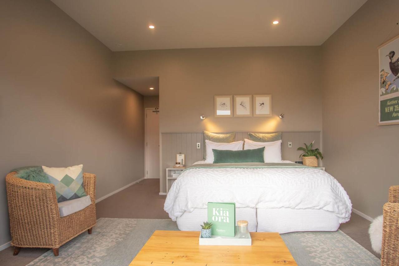 Dunluce Boutique B&B Те-Анау Экстерьер фото