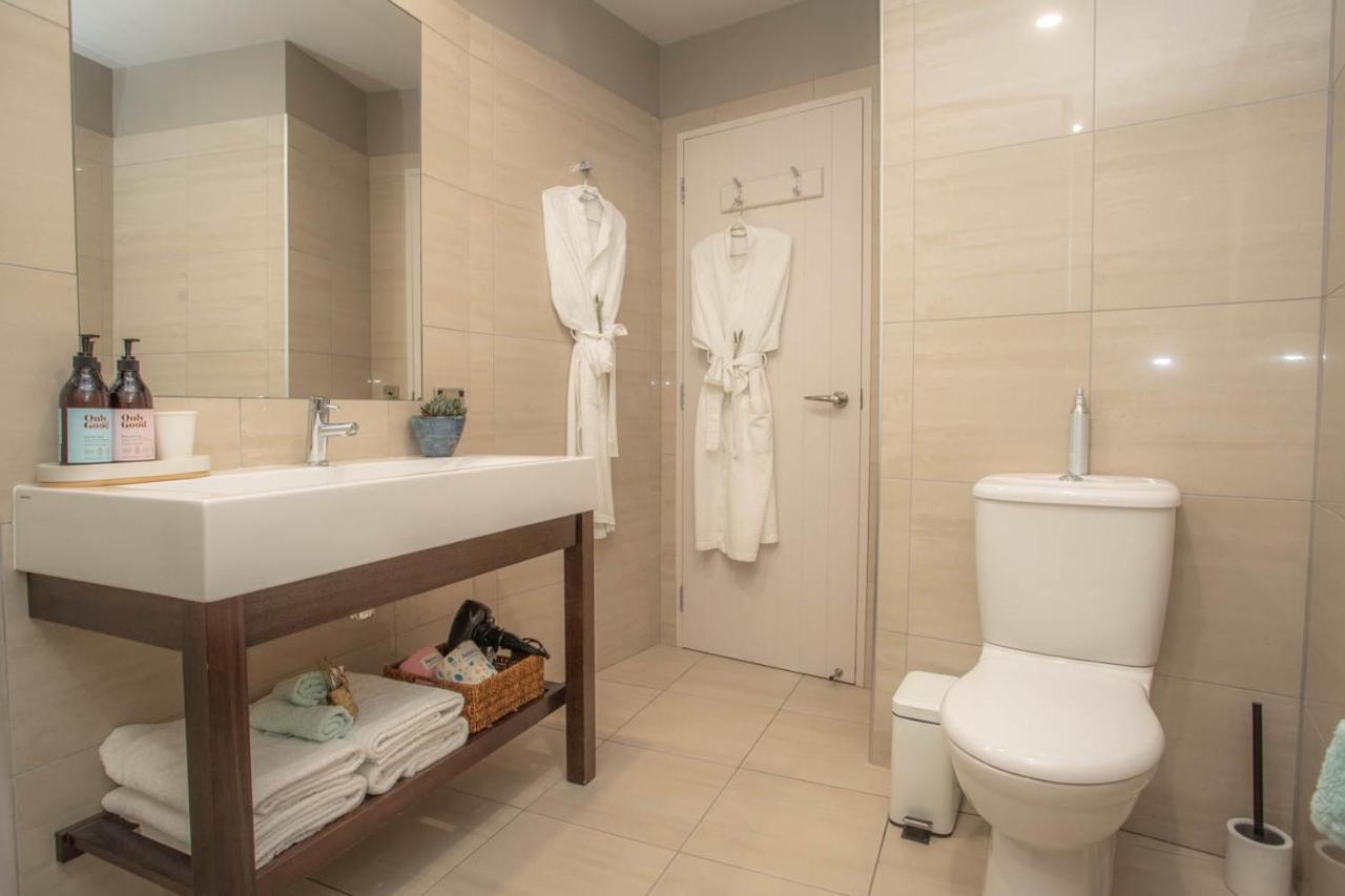 Dunluce Boutique B&B Те-Анау Экстерьер фото